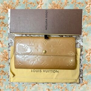 Louis Vuitton Beige Vernis Monogram Sarah Long Wallet
